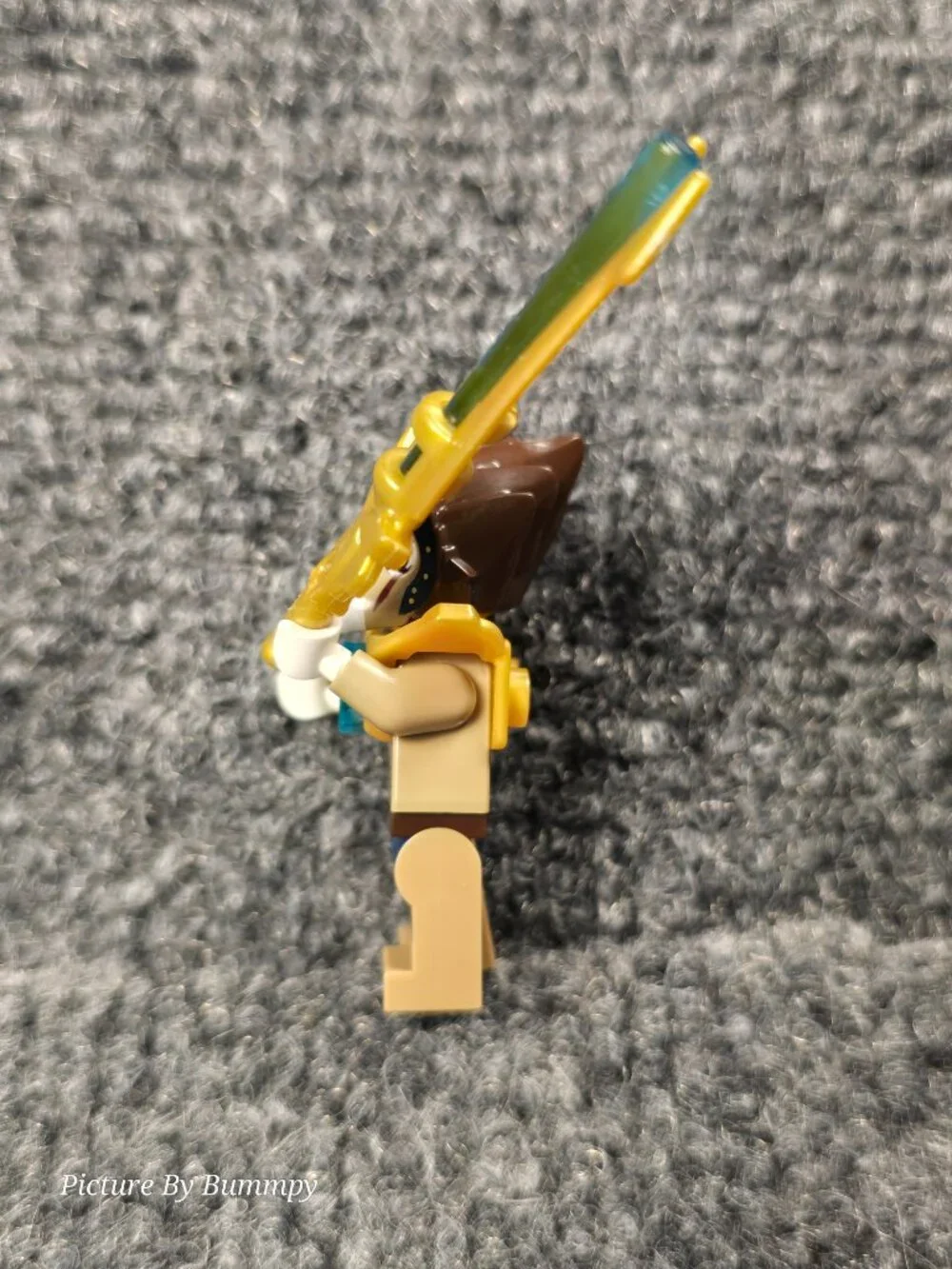 Lego Minifigure Longtooth from the Legends of Chima series